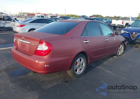 2002 Toyota Camry Le z USA, uszkodzony, nr VIN 4T1BE32K22U054336
